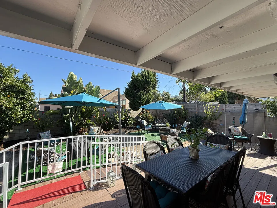 3810 S Dunsmuir Avenue, Los Angeles, California 90008 home-pic-25